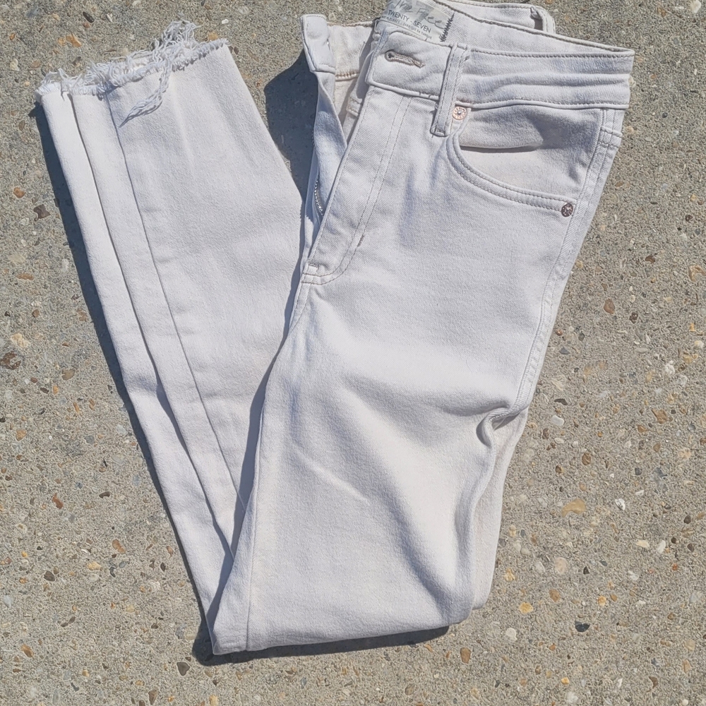 Free People High Rise Ankle Cropped Jegging In Ivory Size 27